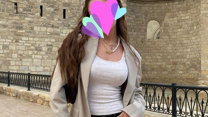 Arkadaşlarla buluşmak için hangi kombin daha güzel?
