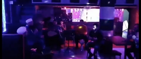 Gaziantepte bir pavyondan amin ve ilahi sesleri yükseldi. Bu güzel duaya bir amin de siz der misiniz?