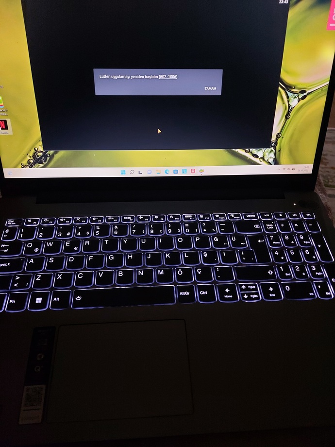Arkadaşlar bugun aldigim lenova laptop netflixe girmek istedigimde boyle oluyo guncellemelri falan vardi yaptim acip kapattim ama?