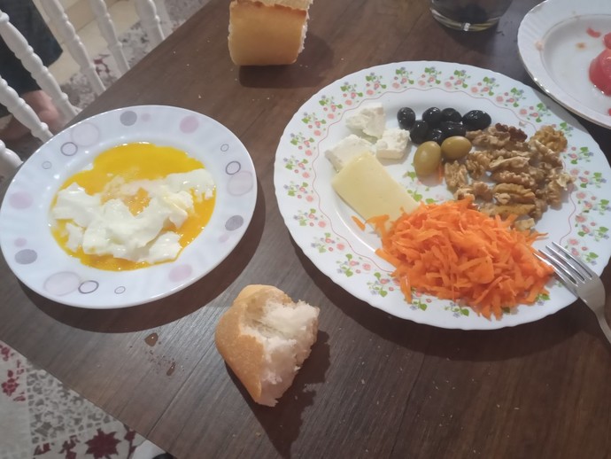 Kahvaltım nasıl gençler, güzel mi?