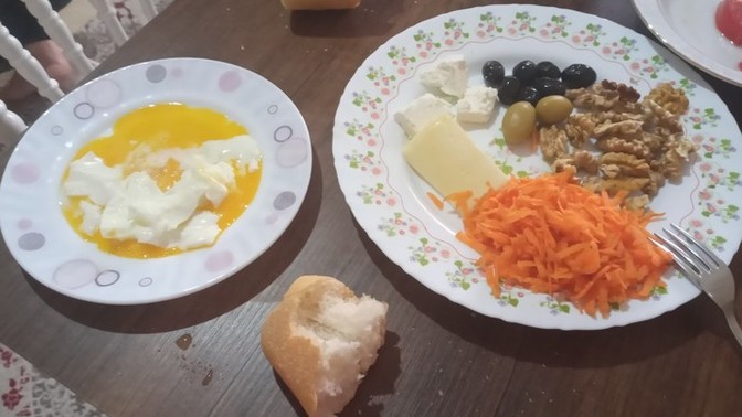 Kahvaltım nasıl gençler, güzel mi?