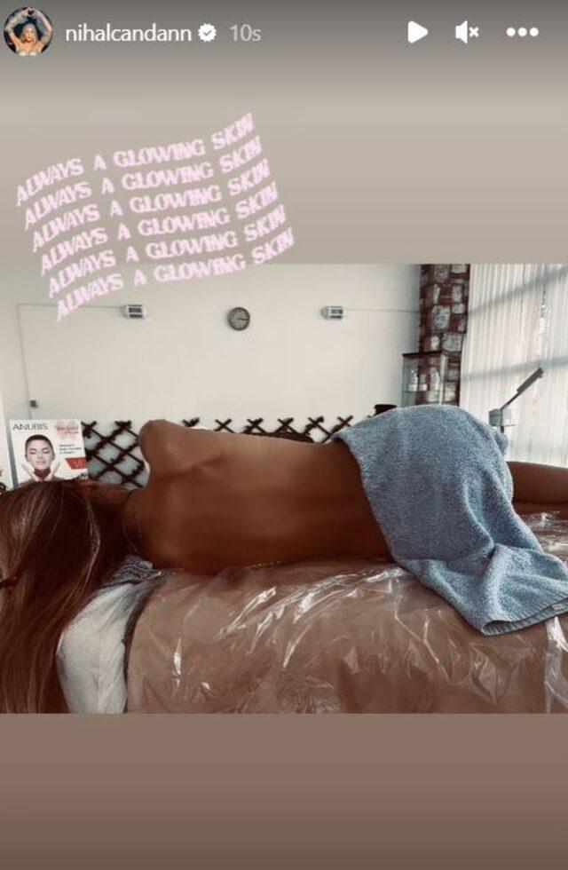 Nihal Candan çıplak şekilde uzandı! Sence ne yapmaya çalışıyor?