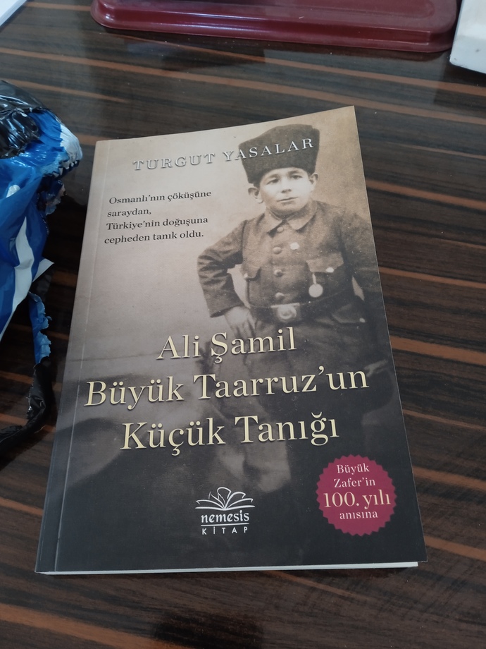 Tarih konulu kitaplar sizce de bir ansiklopedi görevi görmüyor mu?