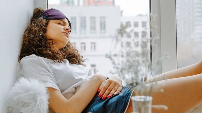 Erkekler neden regl ağrısını abarttığımızı düşünüyor?
