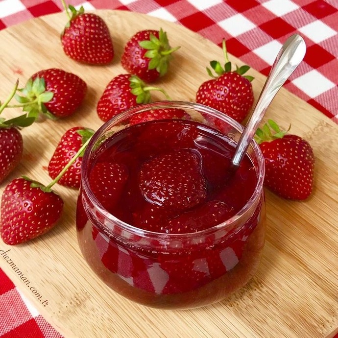 Resmen güne çilek reçeli diyerek uyandım ahah🍓