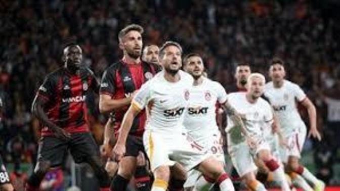 Karagümrük 0 - Galatasaray 2... Sarı kırmızılılar'dan kritik ve önemli bir galibiyet! Maçı nasıl buldunuz?