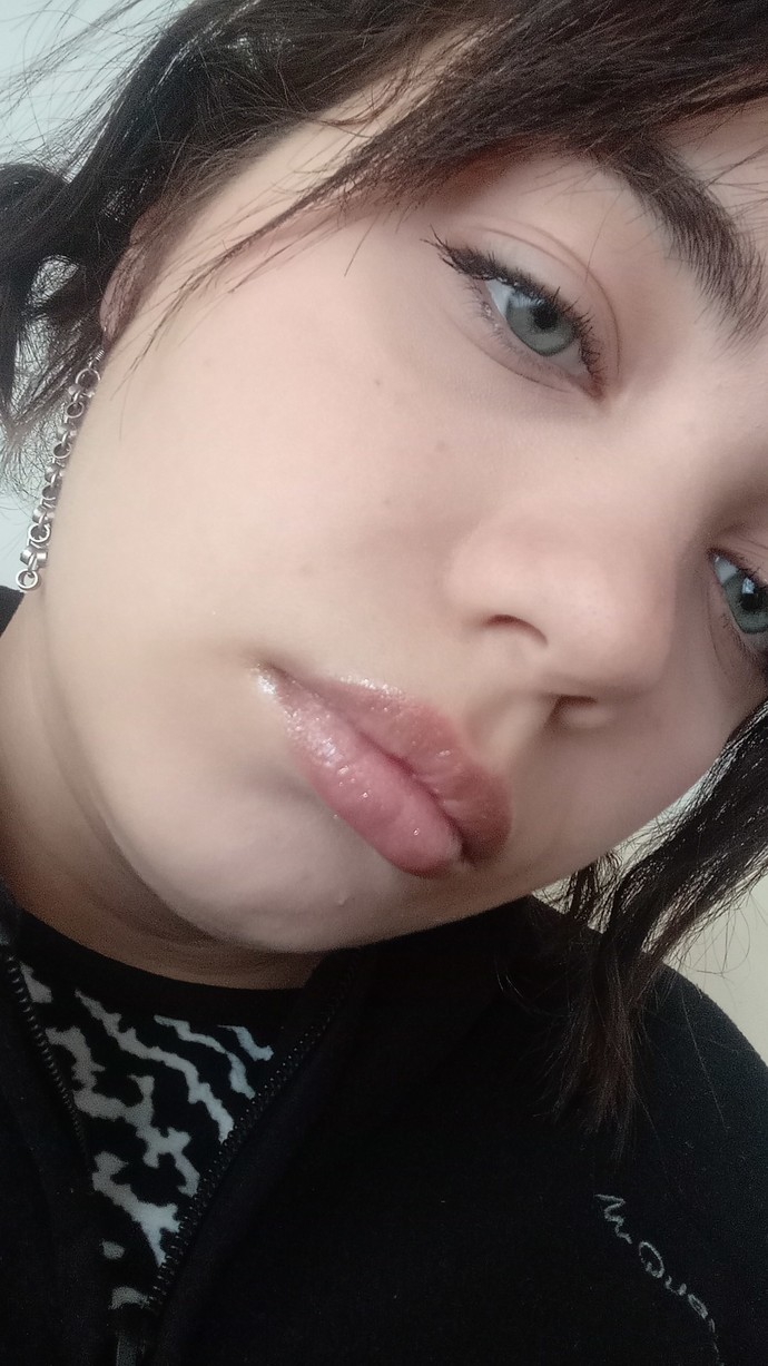 Simli parlatıcı çok güzel değil mi sayın KS ?