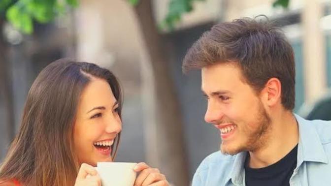 Birine sevgilin var mı demek saçma geliyor mu size?