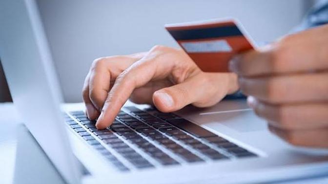Aylık internetten ne kadar alışveriş yapıyorsunuz. En çok hangi ürünleri alıyorsunuz?