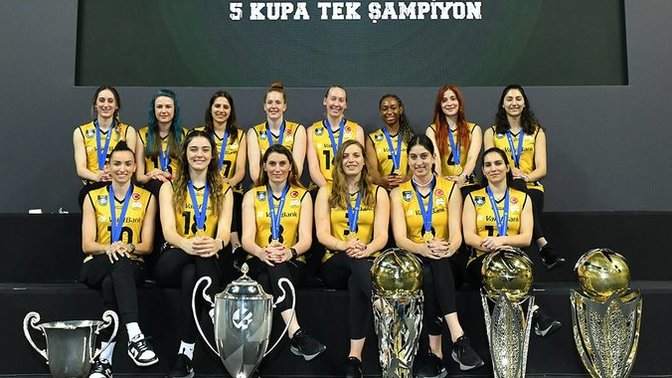 Voleybolda Şampiyonlar Kupası'nı VakıfBank'ı 3-0 yenen Fenerbahçe kazandı. FB neden her alanda başarılı?