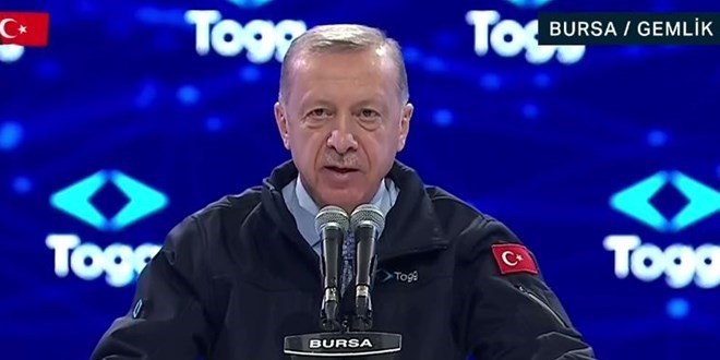 Cumhurbaşkanı Erdoğan, 60 yıllık hayalin gerçeğe dönüşüne şahitlik ediyoruz dedi. Yerli arabamızı nasıl buldunuz?