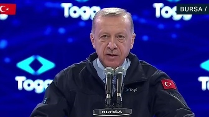 Cumhurbaşkanı Erdoğan, "60 yıllık hayalin gerçeğe dönüşüne şahitlik ediyoruz" dedi. Yerli arabamızı nasıl buldunuz?