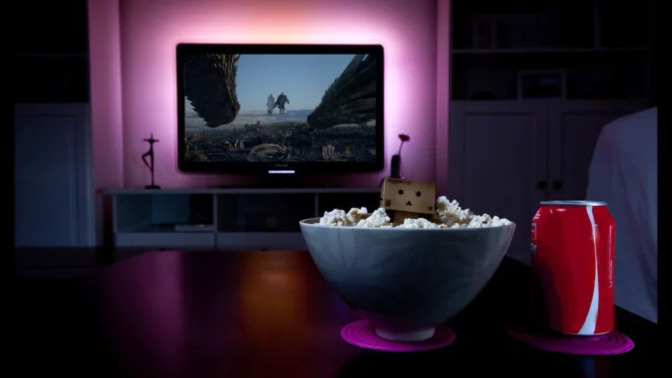 Yalnız film izlemek mi, biri ile film izlemek mi keyifli?
