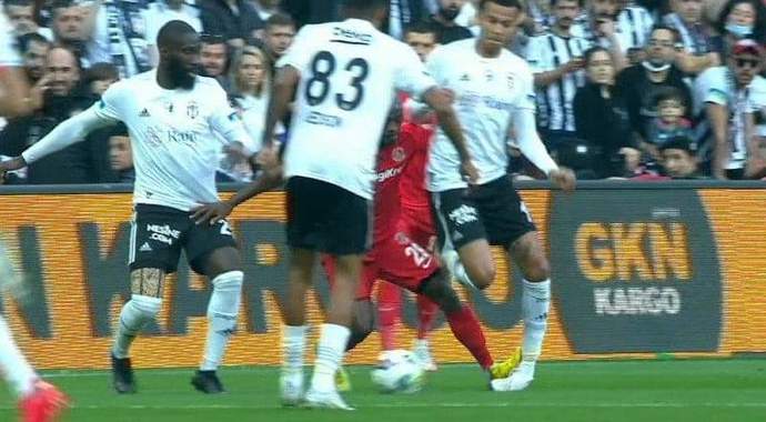 Beşiktaş 5 - Ümraniyespor 2... Kartal vodafone park'ta Şenol Güneş yönetiminde ki ilk maçında şov yaptı! Maçı nasıl buldunuz?