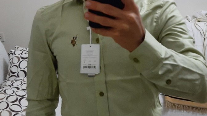 Bu gömlek çok mu dar duruyor?