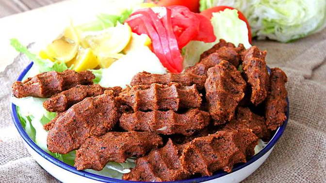 Sence çiğ köfte atıştırmalık mı, akşam yemeği mi?
