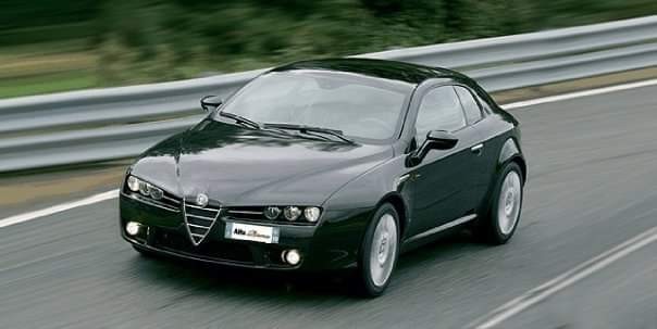 Alfa Romeo brera kullanan var mı?