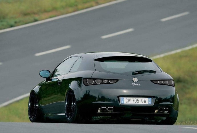 Alfa Romeo brera kullanan var mı?