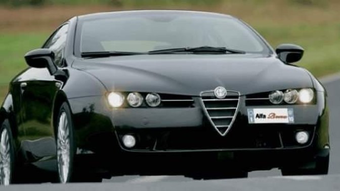 Alfa Romeo brera kullanan var mı?