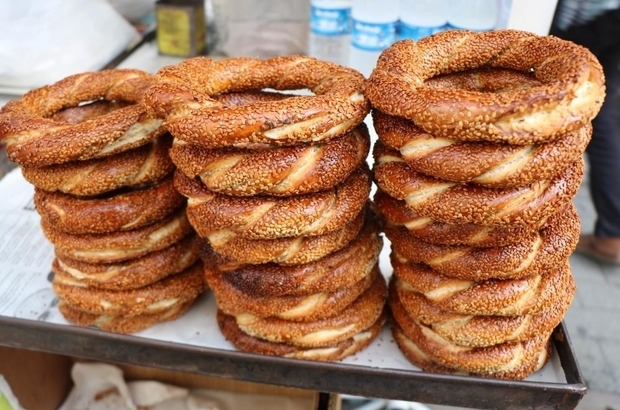 Samsunda simit 4 TL olmuş. Siz ne kadara alıyorsunuz?