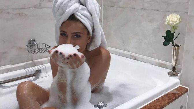 Regl döneminde duş almak iyi mi geliyor, kötü mü?