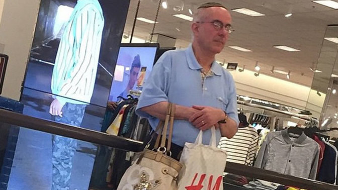 Alışveriş yaparken sevgiliniz de sizinle dolaşıyor mu yoksa kapıda bekliyor mu?