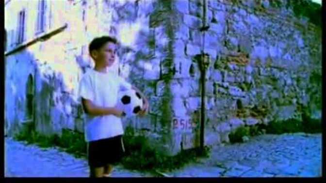 Soner Arıca nın “Adın Bahardı” klibinde oynayan küçük çocuğun ismini hatırlayan var mı 😅?