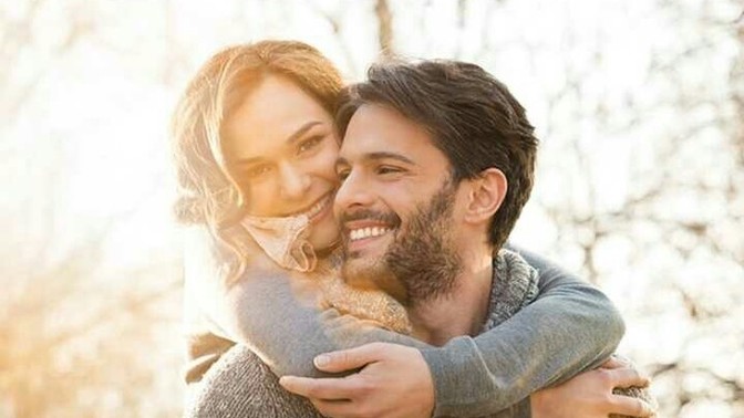 Mutlu olmak için mi evliliği düşünürsün yoksa mutlu olduğun için mi?
