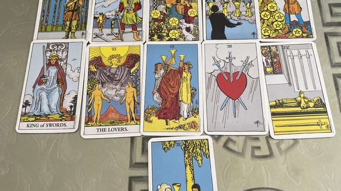 Tarot kartlarimi veya kahve falimi yorumlarmisiniz Ask hayatimla ilgili 1+eig🙏☀️?