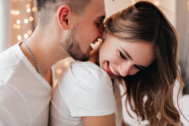 İlk görüşte aşka inanır mısın.. <3 :D?