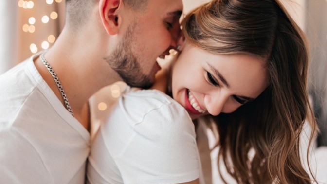 İlk görüşte aşka inanır mısın.. <3 :D?