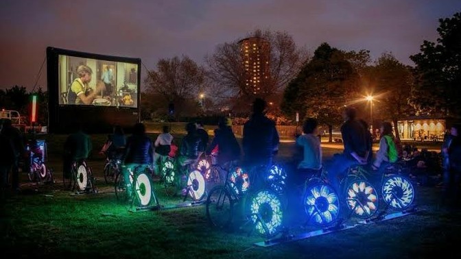 Pedallı sinema da diyeceğimiz, açık havada bisikletlerden pedal çevirip film izlemek ister miydiniz?