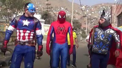 Peruda Halloween sırasında Marvel karakterleri gibi giyenen polislerin uyuşturucu satıcılarını tutuklaması gündem oldu?
