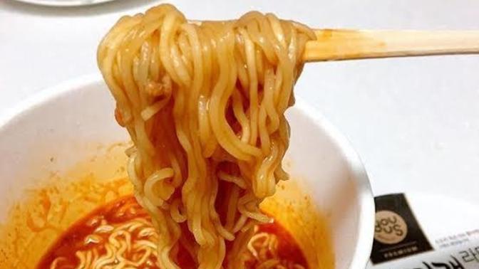 Noodle suyunu süzer misin yoksa süzmez misin?