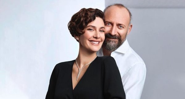 Bergüzar KOREL 1 yıl önceki doğum anlarını paylaştı. Sizce doğum anı özel midir yoksa herkes ile paylaşılabilir mi?