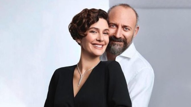 Bergüzar KOREL 1 yıl önceki doğum anlarını paylaştı. Sizce doğum anı özel midir yoksa herkes ile paylaşılabilir mi?