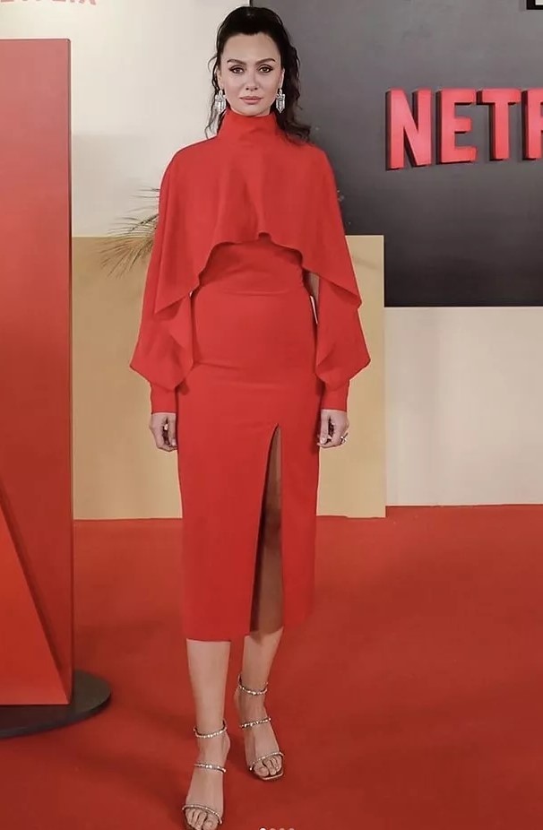 Netflixin düzenlediği özel gecede en şık kadın oyuncumuz sizce kim olmuş?
