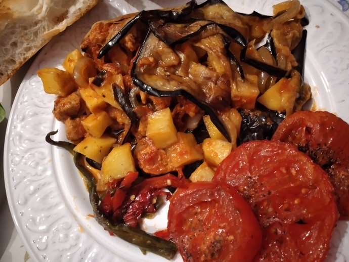 Herkes akşam menüsünün resmini atsın; akşam yemeğinde ne vardı😋😍🤤?