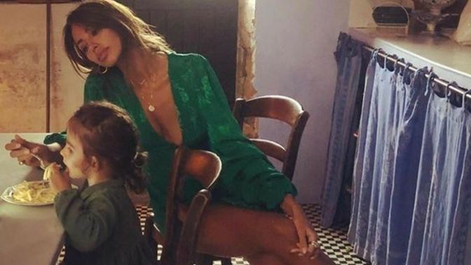 23 yaşında anne olmayla ilgili ne düşünüyorsunuz?
