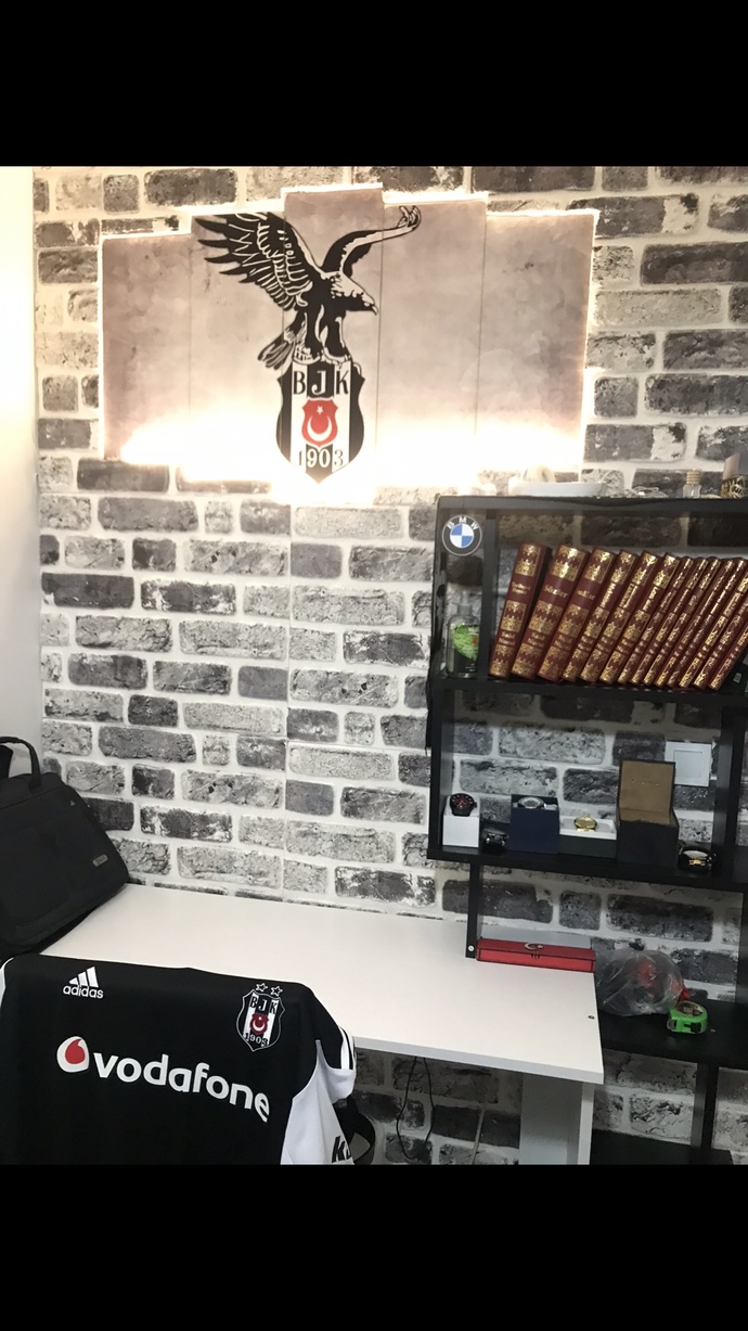 Siyah desem beyaz dermisin; Beşiktaş ı tutmayıp Beşiktaş ile hayata tutunanlar🦅?