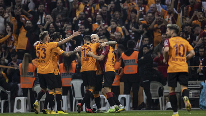 Galatasaray-Beşiktaş maçı 2-1 bitti! Maçı nasıl buldunuz?