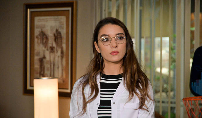 Gözlük kadınları çekici yapar mı?