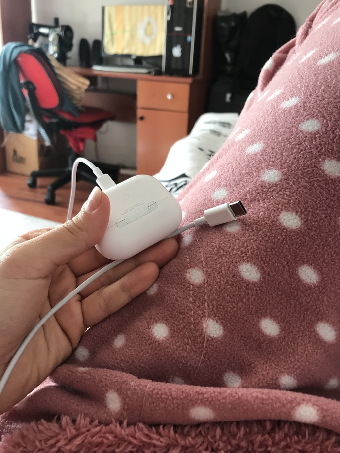 Arkadaşlar böyle kulaklık aldım ama şarj başlığı bu şekilde neyle olur bilmiyorum sizce ne yapıyım?