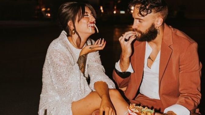 İlk buluşmada hamburger yenir mi?