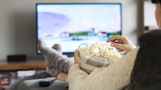 Dizi & film izlemek size de terapi gibi geliyor mu?