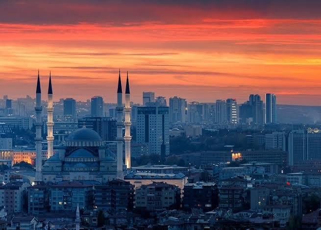 Ankaraya gideceğim, 11 kasımda 3 gün orada olacağım. Gezmek için nereleri önerirsiniz?