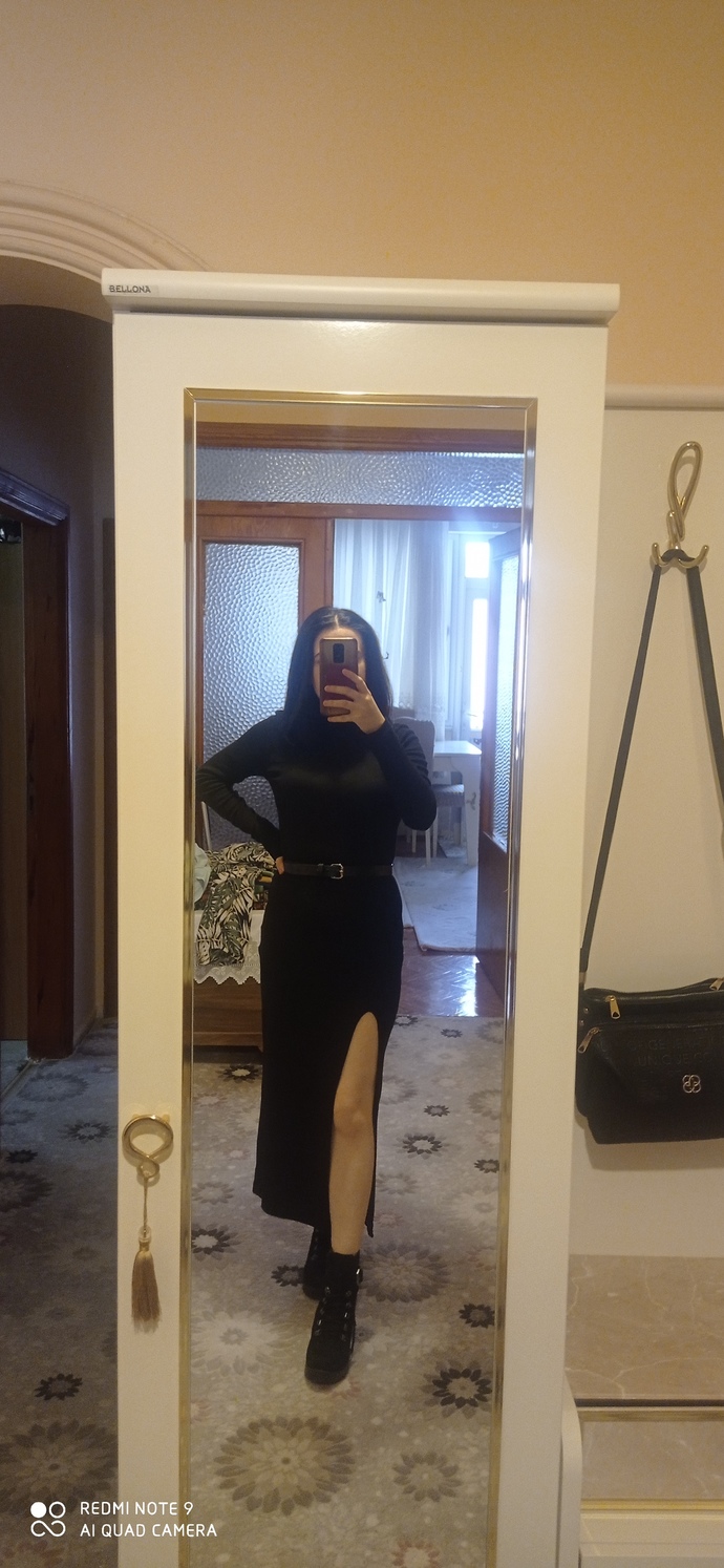 Kızlar, üstümdeki elbise güzel mi?