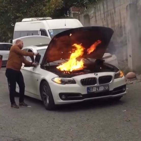 BMW alasım var. 2004, 2006 arası BMW’ler yanıyor diyor arkadaşlarım. Benzinli mi alsam?