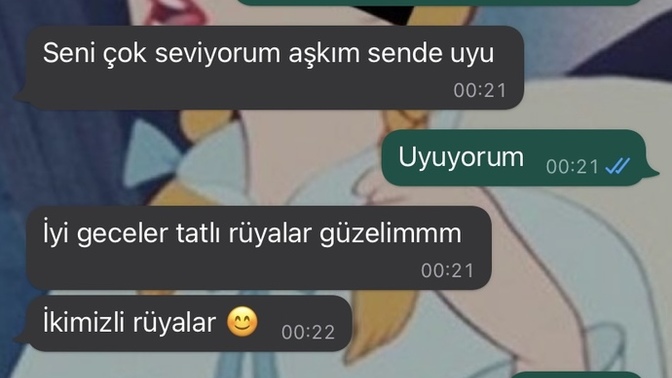 Sırf “bende sana çok aşığım” yazmadığı için ağlamam normal mi?