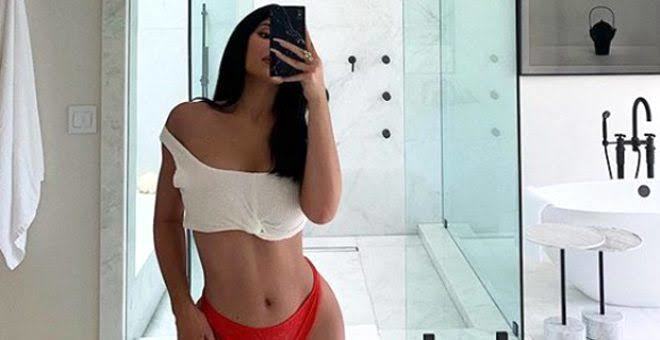 Evleneceğiniz kişinin geçmişte birine nude atmış olmasına takılır mısınız?